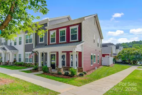 1801 Edgewater Nw Dr NW, Conover, NC 28613
