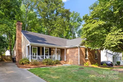 8806 Golf Ridge Dr, Charlotte, NC 28277