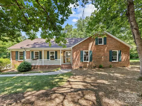 4601 Bournewood Ln, Charlotte, NC 28226