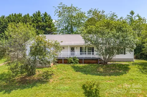 19 New Liberty Rd, Leicester, NC 28748