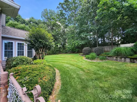 704 6th Ne Ave NE, Conover, NC 28613 photo 2