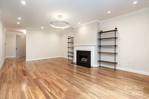 830 Cherokee Rd, Charlotte, NC 28207