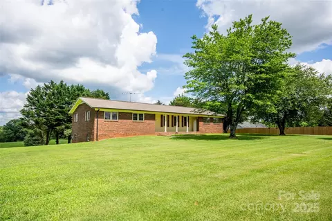 224 Mountain View Rd, Statesville, NC 28625