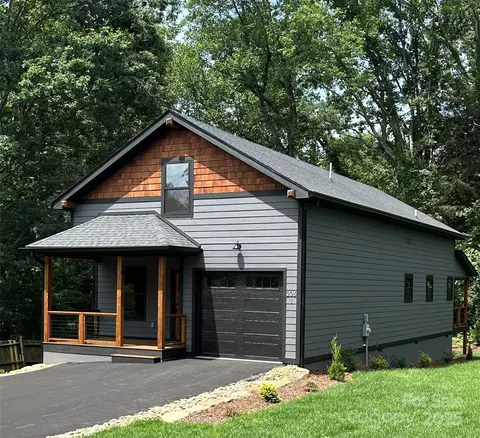 Oconeechee Avenue, Black Mountain, NC 28711