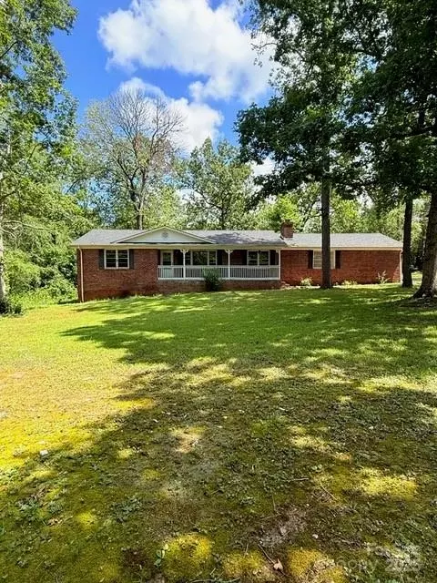 366 Old Race Track Rd, Gaffney, SC 29340