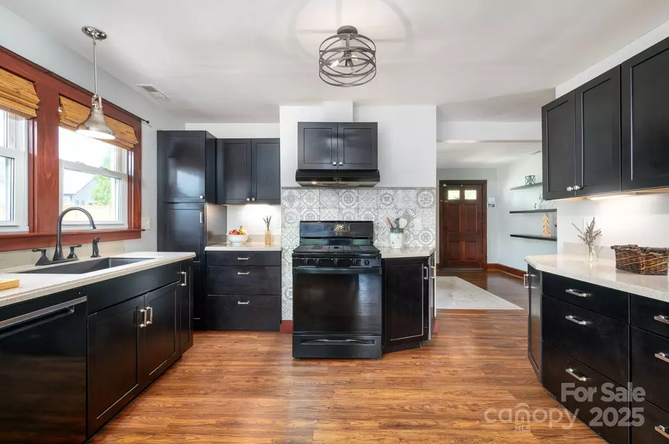 Kitchen - 358 Onteora Blvd, Asheville, NC 28803 photo 3 of 4