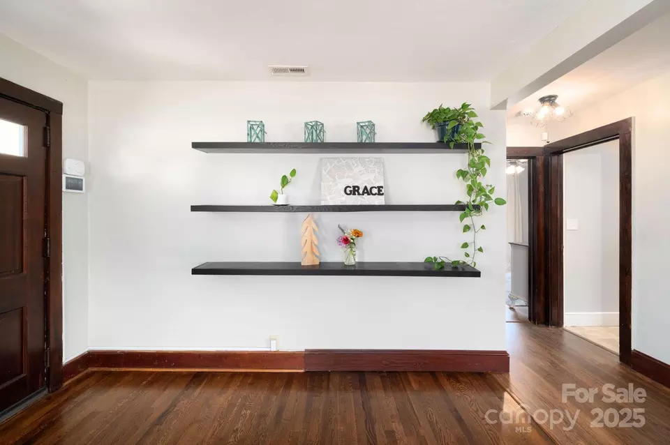 Living - 358 Onteora Blvd, Asheville, NC 28803 photo 5 of 8