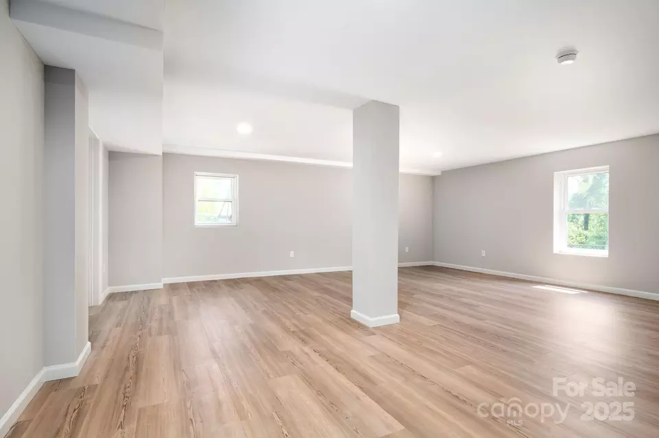 Living - 358 Onteora Blvd, Asheville, NC 28803 photo 7 of 8