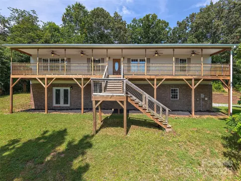 422 Day Lily Dr, Leicester, NC 28748
