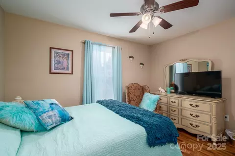 Bedroom - 515 E Carpenter St, Maiden, NC 28650 photo 4 of 6