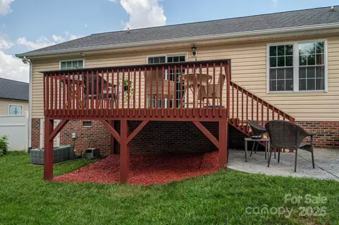 Exterior - 515 E Carpenter St, Maiden, NC 28650 photo 4 of 4
