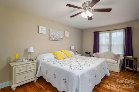 Bedroom - 515 E Carpenter St, Maiden, NC 28650 photo 1 of 6