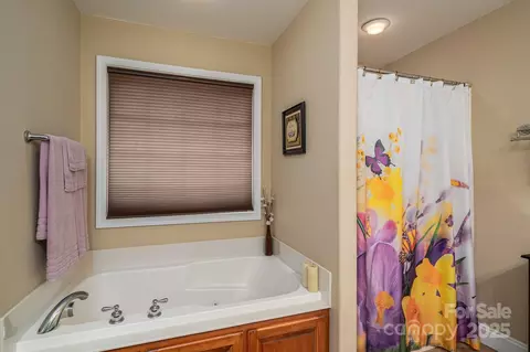 Bath - 515 E Carpenter St, Maiden, NC 28650 photo 1 of 2