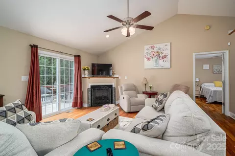 Living - 515 E Carpenter St, Maiden, NC 28650 photo 3 of 3