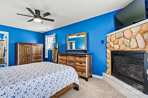 Bedroom - 1310 Maple Lee Ct, Crouse, NC 28033 photo 5 of 9
