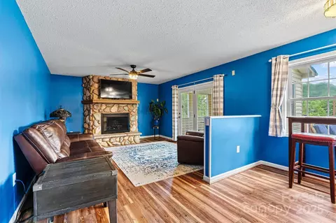 Living - 1310 Maple Lee Ct, Crouse, NC 28033 photo 3 of 5