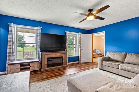 Living - 1310 Maple Lee Ct, Crouse, NC 28033 photo 1 of 5