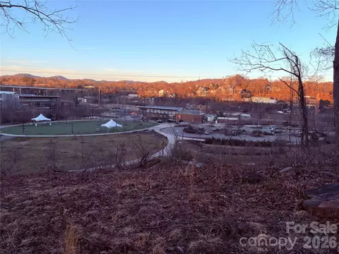 53 Logan Cir, Asheville, NC 28806