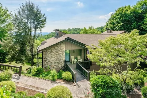 153 Country Ridge Rd, Laurel Park, NC 28739