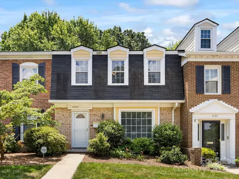 2323 Hayloft Cir, Charlotte, NC 28226