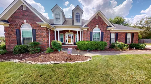2821 Tara Dr, Monroe, NC 28112