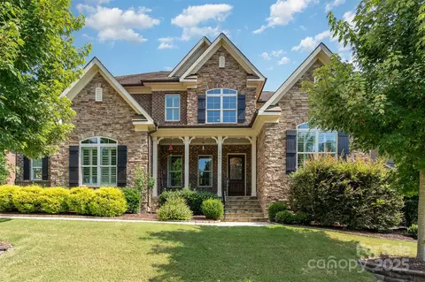 18001 Pawleys Plantation Ln, Charlotte, NC 28278