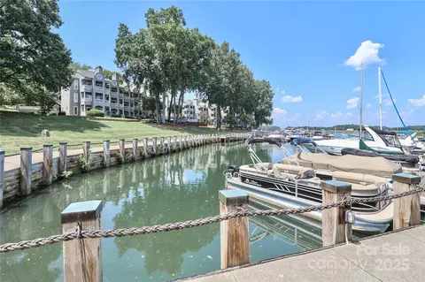 226 Northwest Dr, Davidson, NC 28036