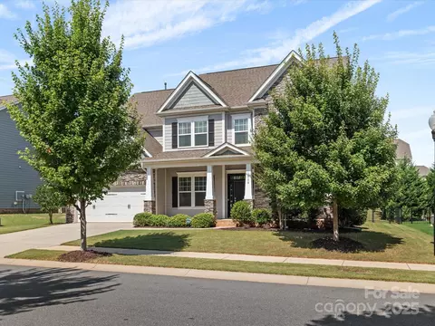1020 Sterling Dr, Waxhaw, NC 28173