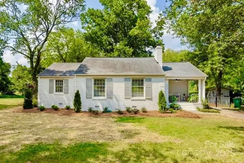 5815 Wedgewood Dr, Charlotte, NC 28210