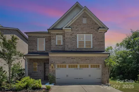 8513 Garden View Dr, Charlotte, NC 28277
