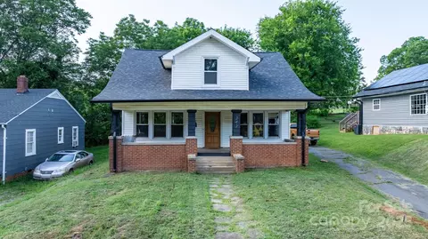 242 8th Avenue Sw Dr SW, Hickory, NC 28602