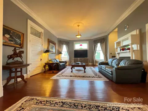 Living - 301 Windsor E St E, Monroe, NC 28112 photo 2 of 4