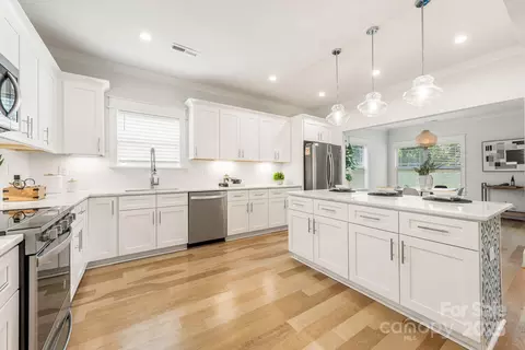 Kitchen - 5305 Tarrywood Ln, Charlotte, NC 28205 photo 1 of 3