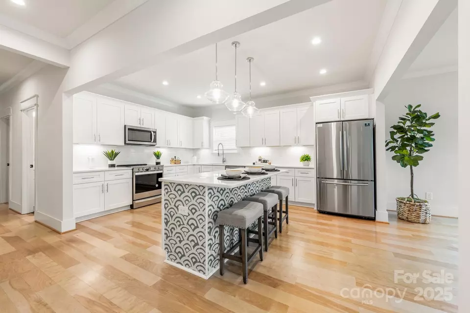 Kitchen - 5305 Tarrywood Ln, Charlotte, NC 28205 photo 2 of 3