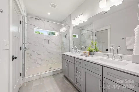 Bath - 5305 Tarrywood Ln, Charlotte, NC 28205 photo 1 of 3