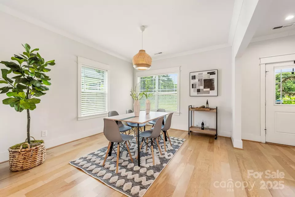Dining - 5305 Tarrywood Ln, Charlotte, NC 28205 photo 2 of 3