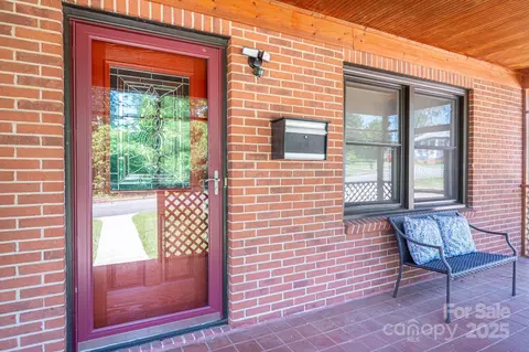 302 Planetree Dr, Belmont, NC 28012