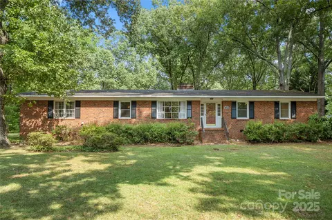 725 Plantation Rd, Lancaster, SC 29720