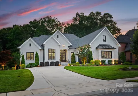 2455 Mountain Park Dr, Charlotte, NC 28214