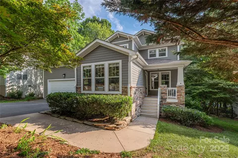 112 Mountain Dr, Biltmore Lake, NC 28715