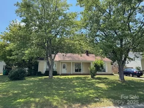 2333 Olde Whitehall Rd, Charlotte, NC 28273