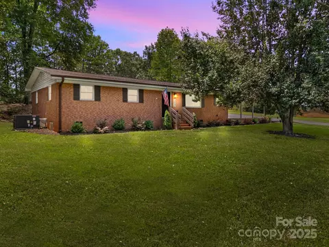204 S Kendall St, Norwood, NC 28128