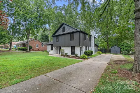 1108 Braeburn Rd, Charlotte, NC 28211
