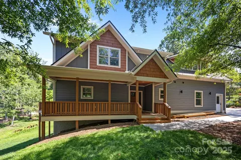 3 River Stone Trl, Asheville, NC 28805