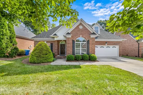 5314 Old Course Dr, Cramerton, NC 28032