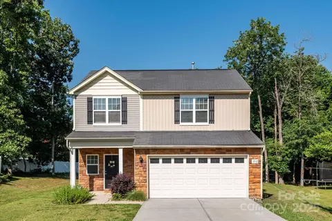 3943 Sky Dr, Charlotte, NC 28226