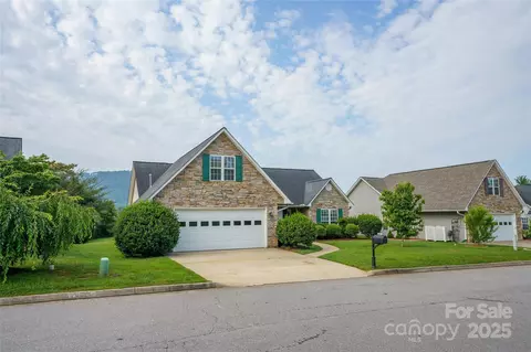 34 Dove Hollow Rd, Fletcher, NC 28732