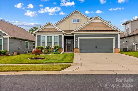 117 Cup Chase Dr, Mooresville, NC 28115