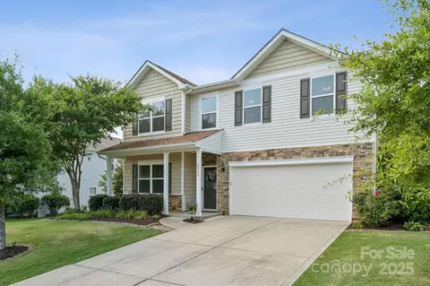 8720 Heartleaf Rd, Charlotte, NC 28227
