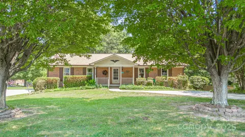 2146 Sheffield Dr, Kannapolis, NC 28083